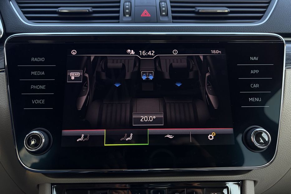 Продам Skoda Superb 2.0 TDI 150к.с FULL LED 2022 года в Львове