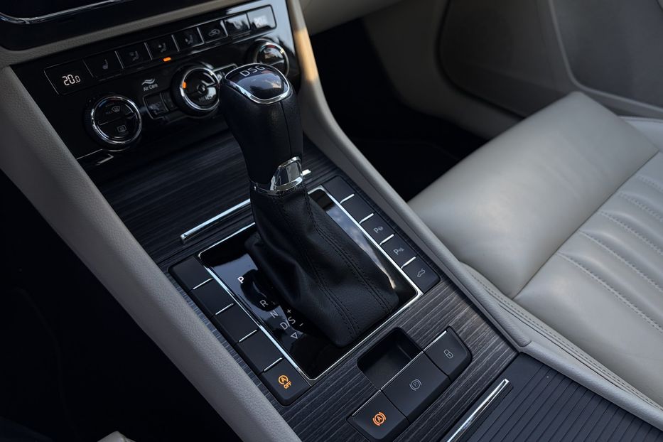 Продам Skoda Superb 2.0 TDI 150к.с FULL LED 2022 года в Львове