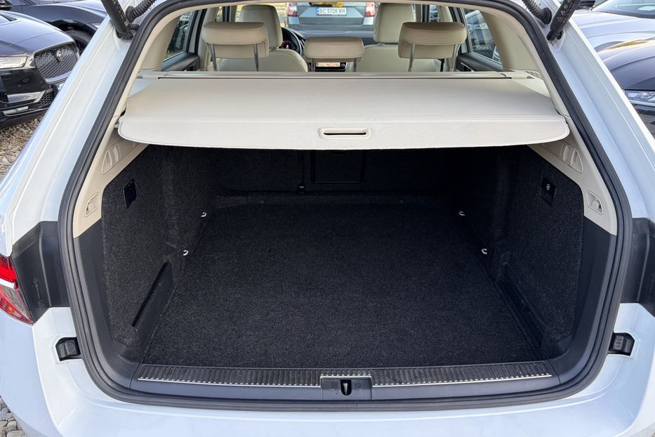 Продам Skoda Superb 2.0 TDI 150к.с FULL LED 2022 года в Львове