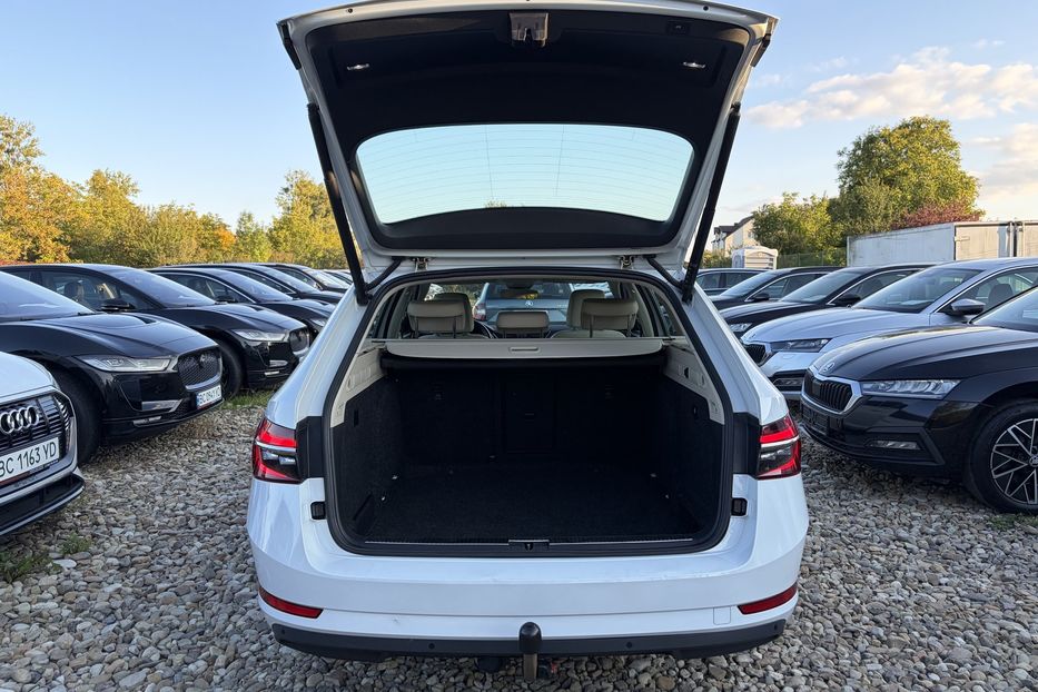 Продам Skoda Superb 2.0 TDI 150к.с FULL LED 2022 года в Львове