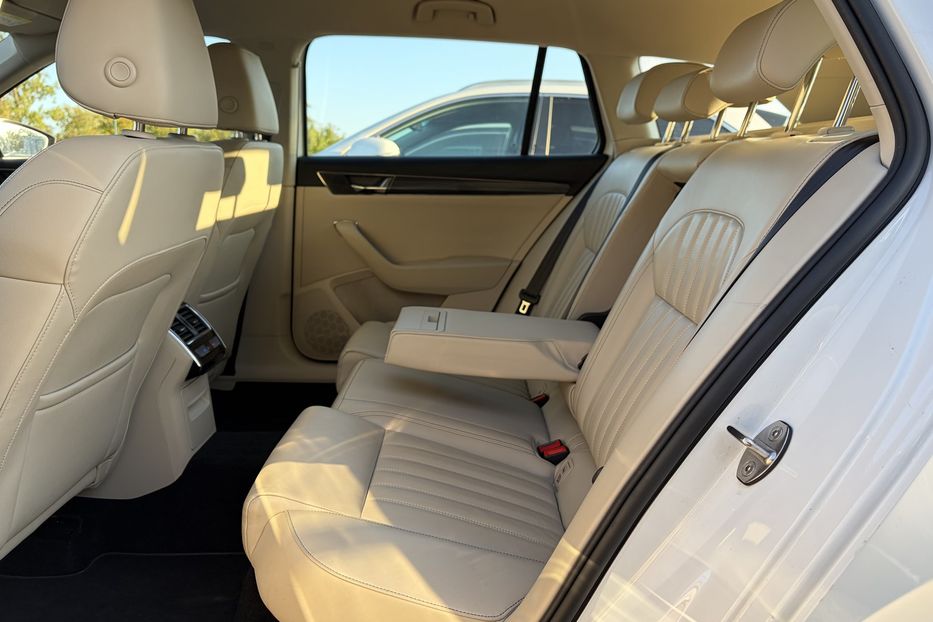 Продам Skoda Superb 2.0 TDI 150к.с FULL LED 2022 года в Львове