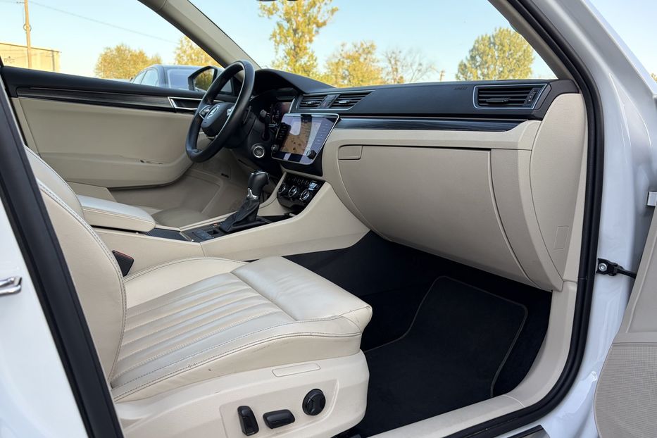 Продам Skoda Superb 2.0 TDI 150к.с FULL LED 2022 года в Львове