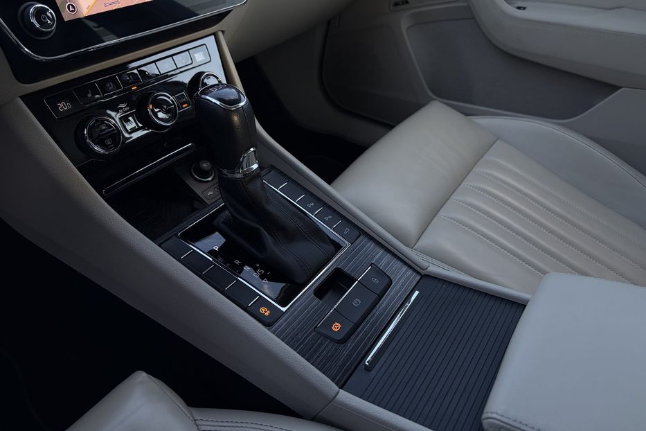 Продам Skoda Superb 2.0 TDI 150к.с FULL LED 2022 года в Львове