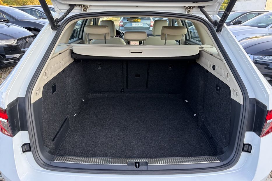 Продам Skoda Superb 2.0 TDI 150к.с FULL LED 2022 года в Львове
