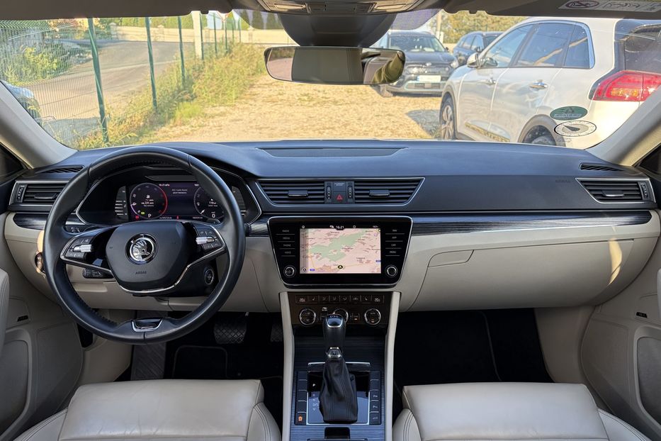 Продам Skoda Superb 2.0 TDI 150к.с FULL LED 2022 года в Львове