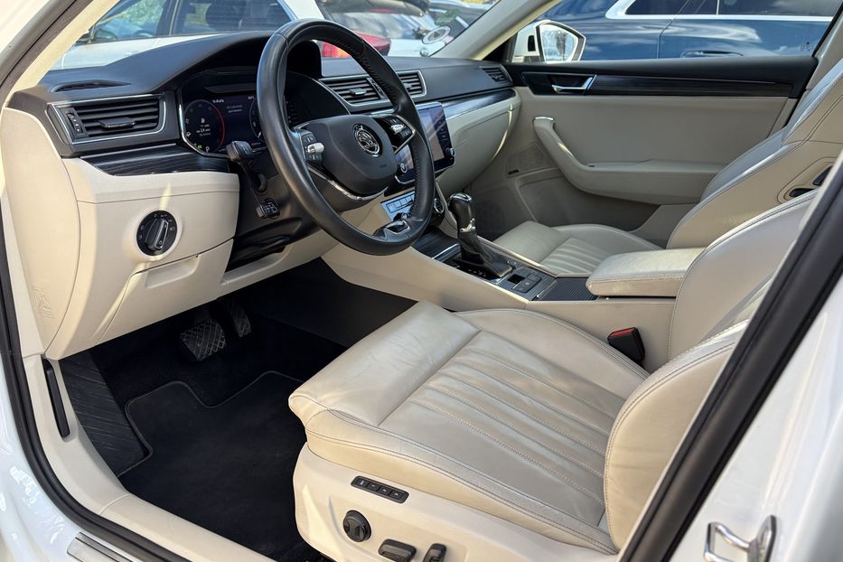 Продам Skoda Superb 2.0 TDI 150к.с FULL LED 2022 года в Львове