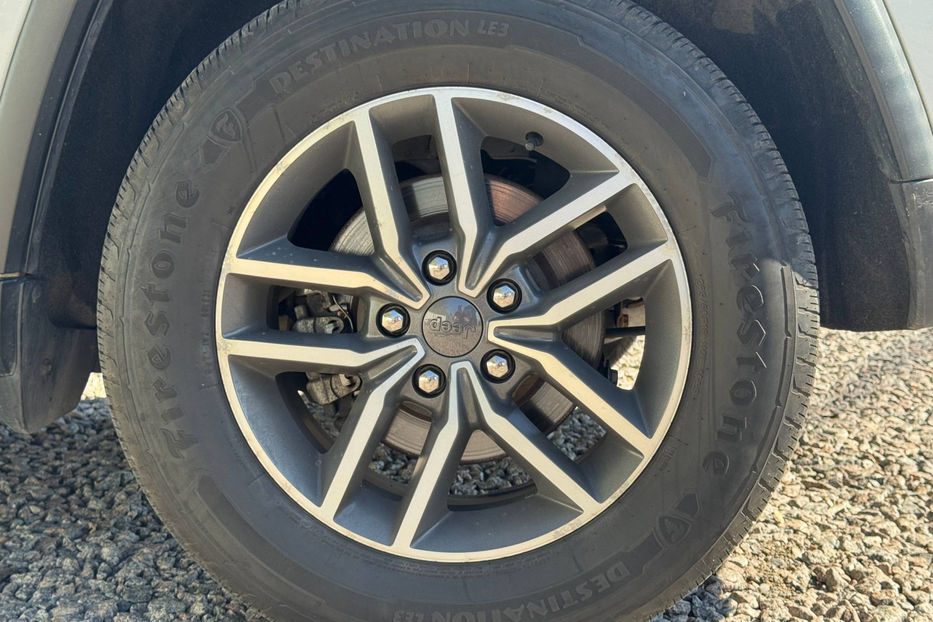 Продам Jeep Grand Cherokee 3.6 AT (295 к.с.) 4WD  •  2020 года в Киеве