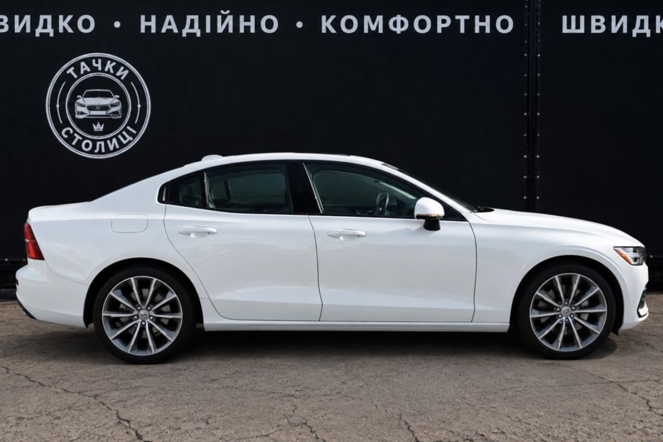 Продам Volvo S60 T5 2.0 AT (250 к.с.) Momentum  2019 года в Киеве