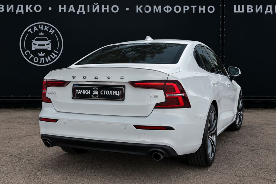 Продам Volvo S60 T5 2.0 AT (250 к.с.) Momentum  2019 года в Киеве