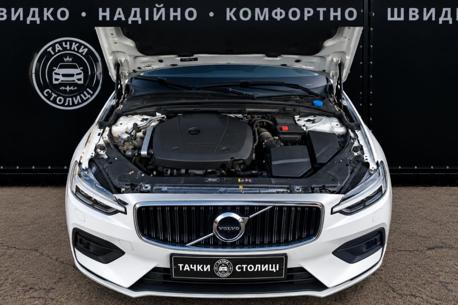 Продам Volvo S60 T5 2.0 AT (250 к.с.) Momentum  2019 года в Киеве