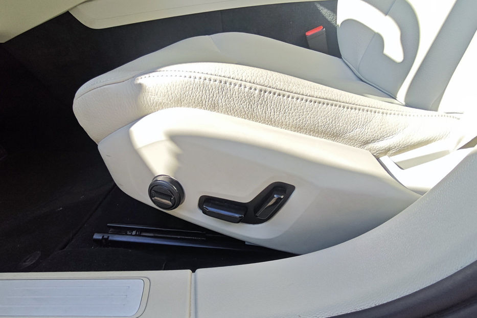 Продам Volvo S60 T5 2.0 AT (250 к.с.) Momentum  2019 года в Киеве