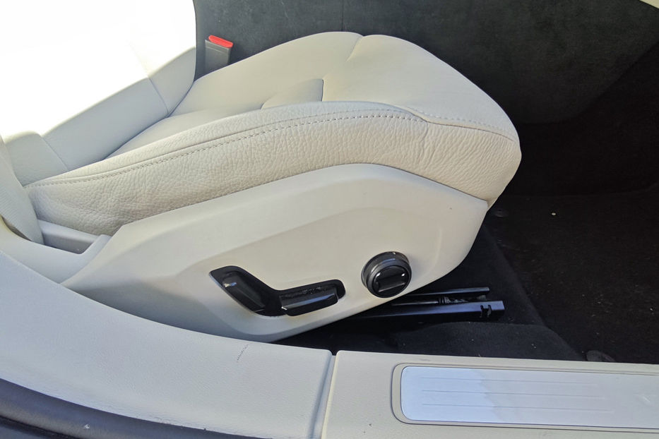 Продам Volvo S60 T5 2.0 AT (250 к.с.) Momentum  2019 года в Киеве