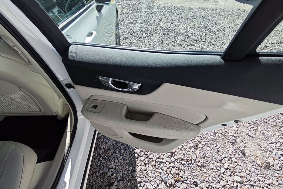 Продам Volvo S60 T5 2.0 AT (250 к.с.) Momentum  2019 года в Киеве