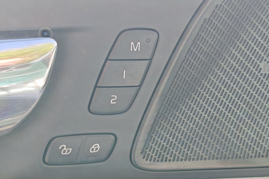 Продам Volvo S60 T5 2.0 AT (250 к.с.) Momentum  2019 года в Киеве