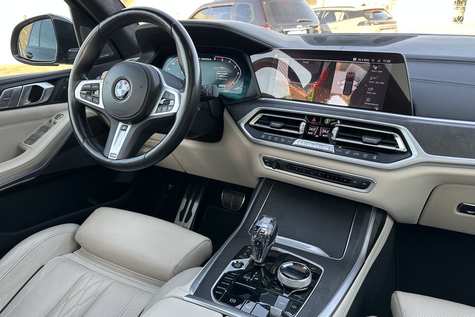 Продам BMW X7 M50D Xdrive 2022 года в Киеве