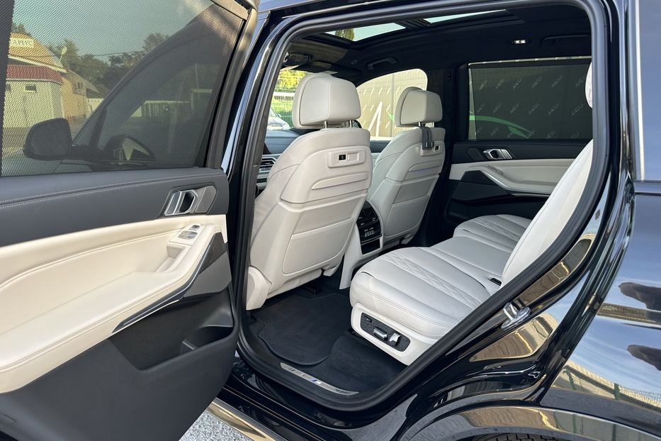 Продам BMW X7 M50D Xdrive 2022 года в Киеве