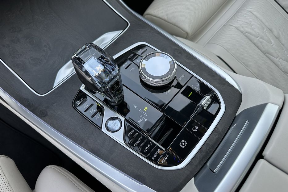 Продам BMW X7 M50D Xdrive 2022 года в Киеве