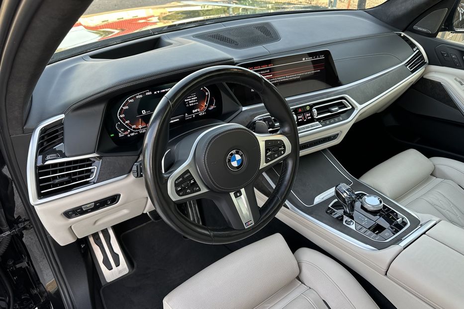 Продам BMW X7 M50D Xdrive 2022 года в Киеве