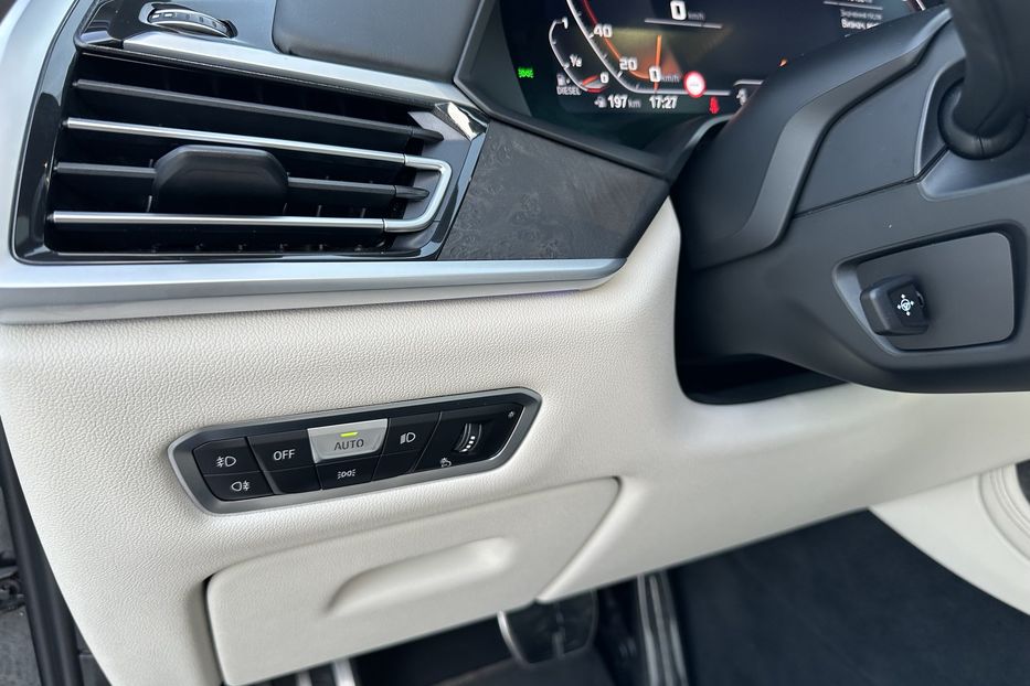 Продам BMW X7 M50D Xdrive 2022 года в Киеве