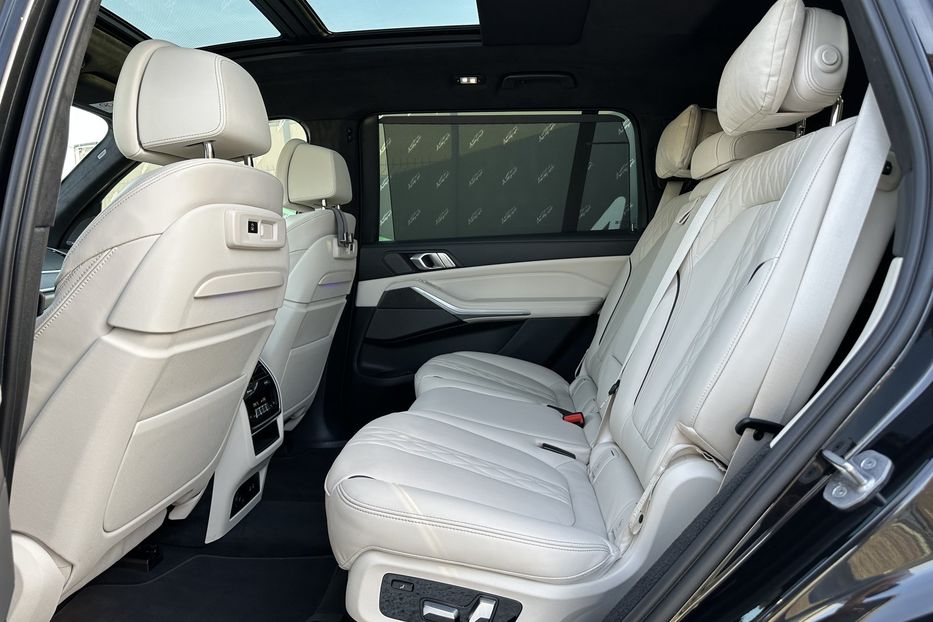 Продам BMW X7 M50D Xdrive 2022 года в Киеве