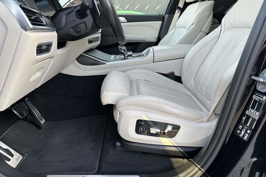 Продам BMW X7 M50D Xdrive 2022 года в Киеве