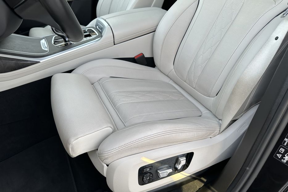 Продам BMW X7 M50D Xdrive 2022 года в Киеве