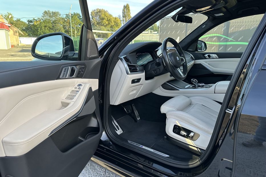 Продам BMW X7 M50D Xdrive 2022 года в Киеве