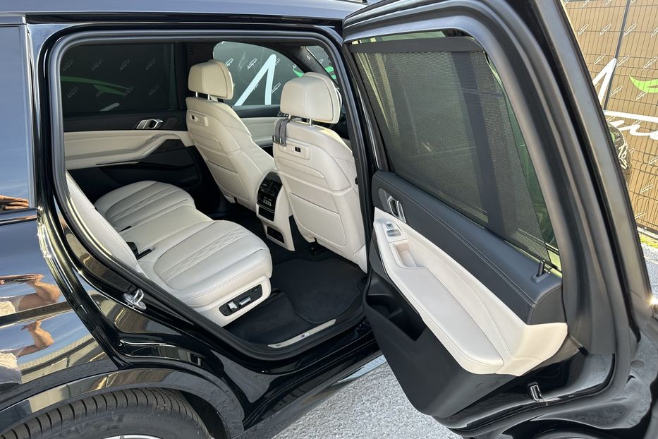 Продам BMW X7 M50D Xdrive 2022 года в Киеве