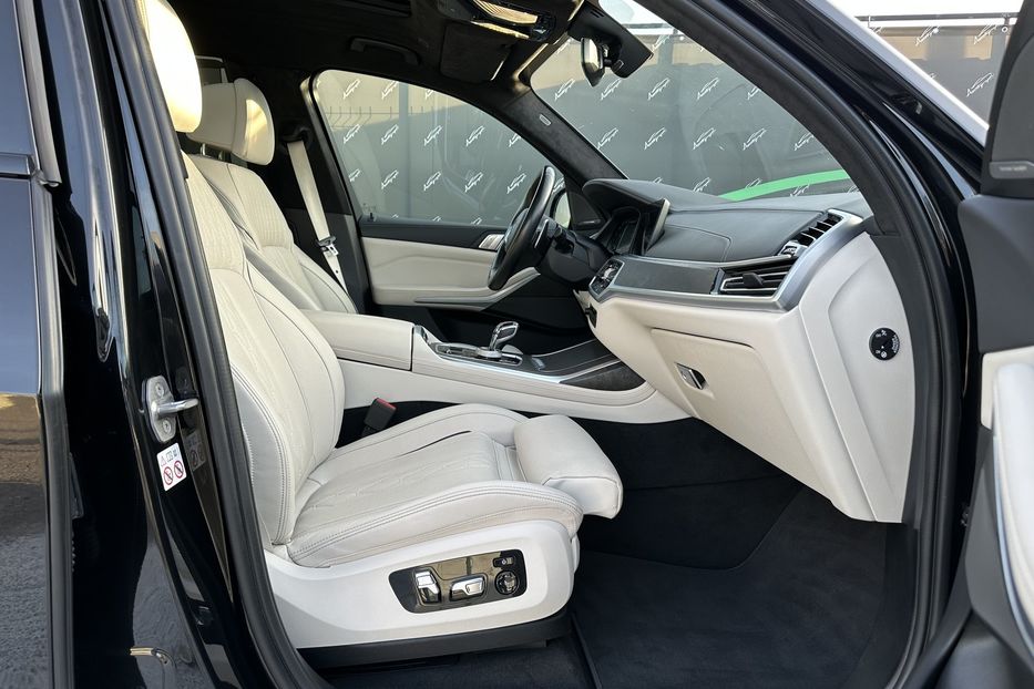 Продам BMW X7 M50D Xdrive 2022 года в Киеве