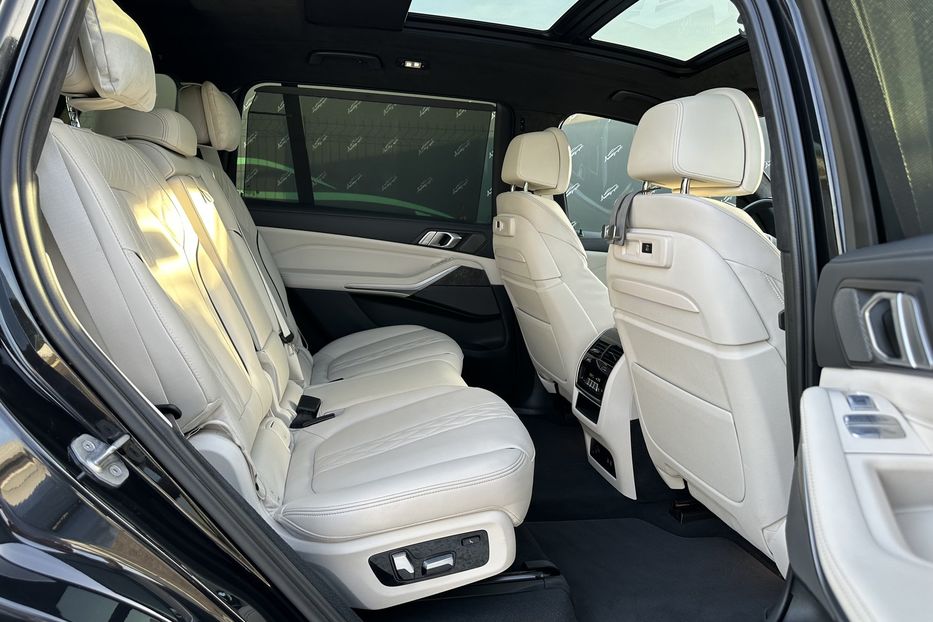 Продам BMW X7 M50D Xdrive 2022 года в Киеве