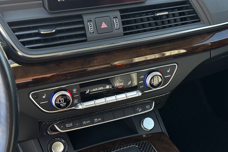 Продам Audi Q5 Premium  3383 2018 року у Львові