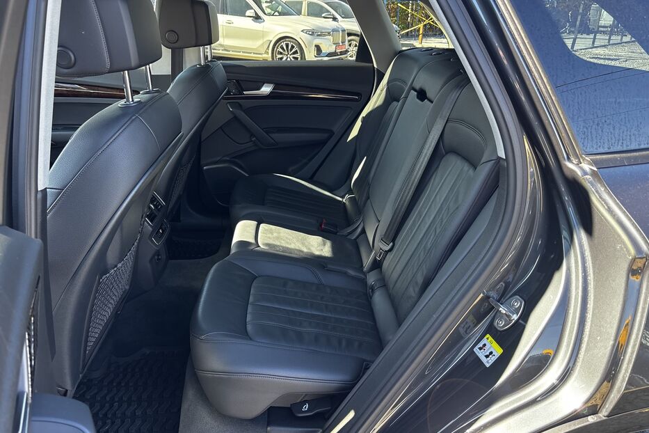 Продам Audi Q5 Premium  3383 2018 року у Львові