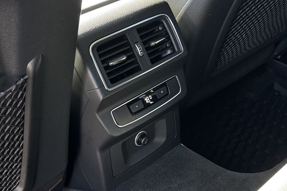Продам Audi Q5 Premium  3383 2018 року у Львові