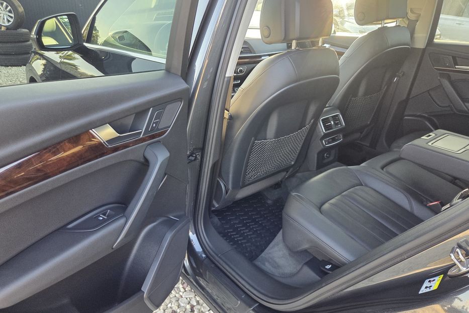 Продам Audi Q5 Premium Plus  2017 года в Львове