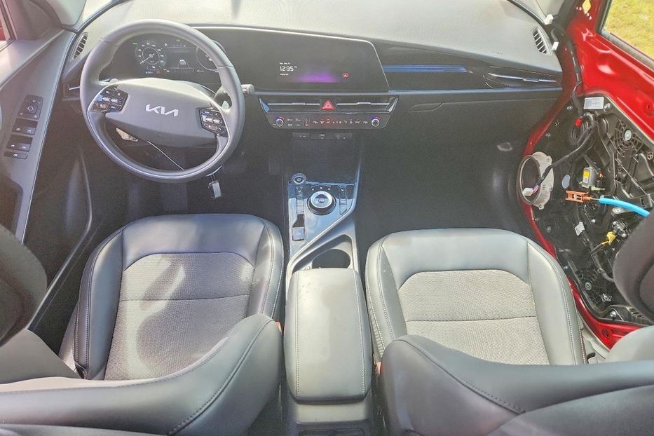 Продам Kia Niro 2024 года в Львове