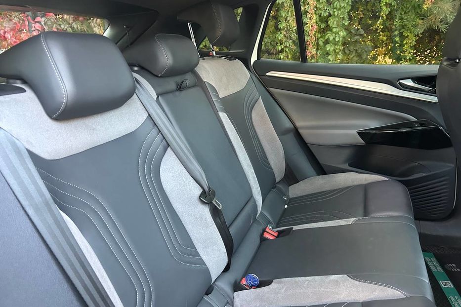 Продам Volkswagen ID.4 Pro 2023 года в Черновцах