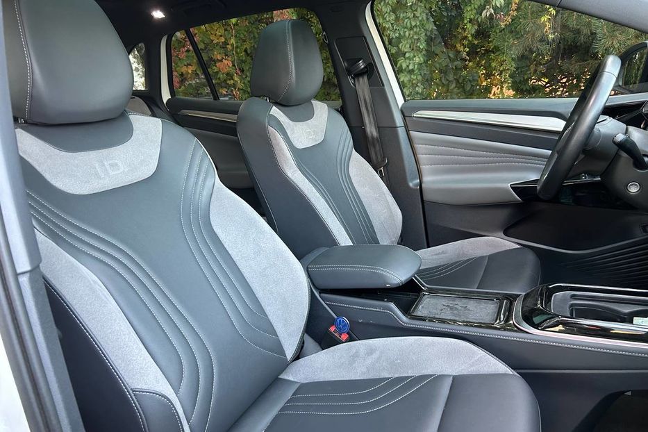 Продам Volkswagen ID.4 Pro 2023 года в Черновцах