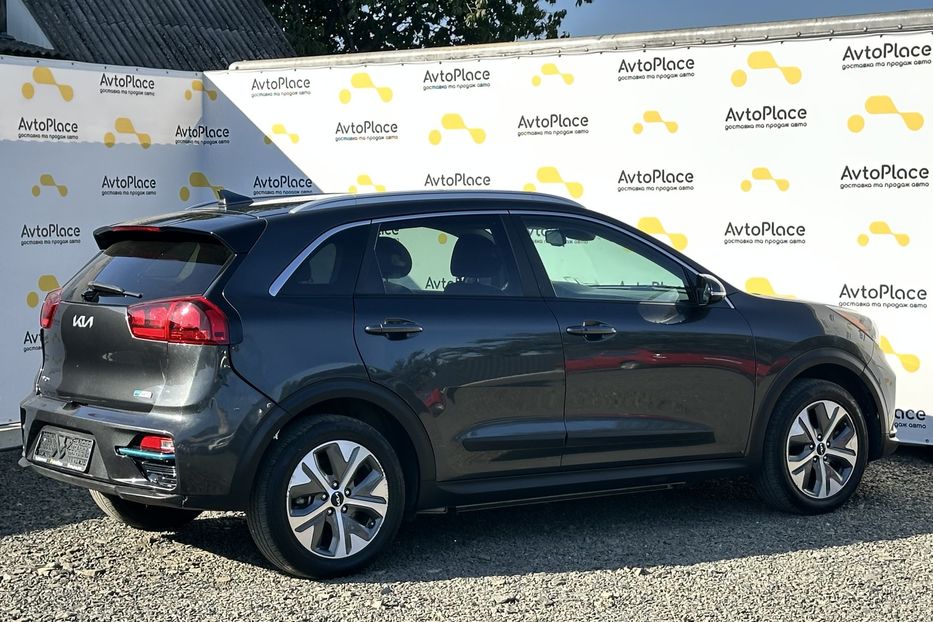Продам Kia Niro 64 квт 2022 года в Луцке