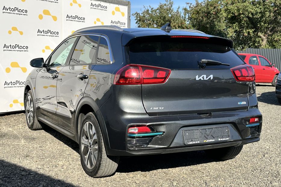 Продам Kia Niro 64 квт 2022 года в Луцке