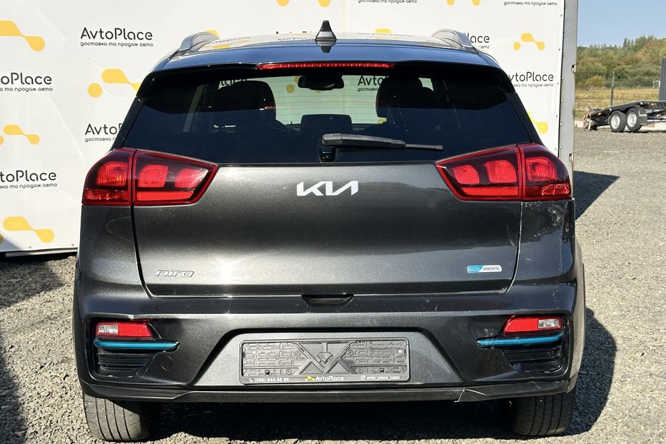 Продам Kia Niro 64 квт 2022 года в Луцке