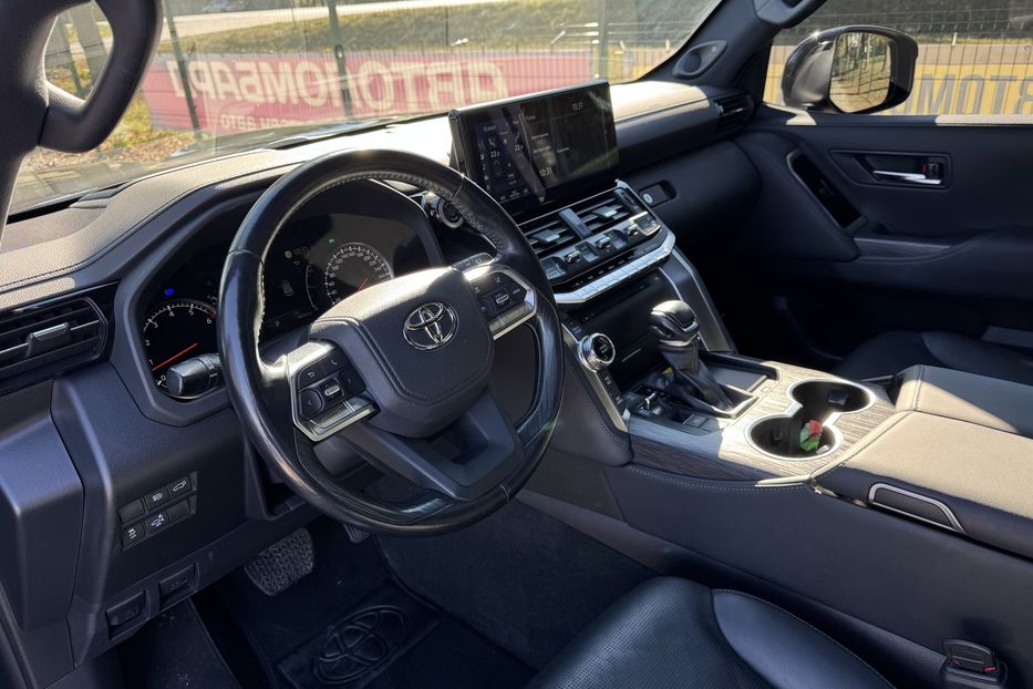 Продам Toyota Land Cruiser 300 Premium  2023 года в г. Умань, Черкасская область