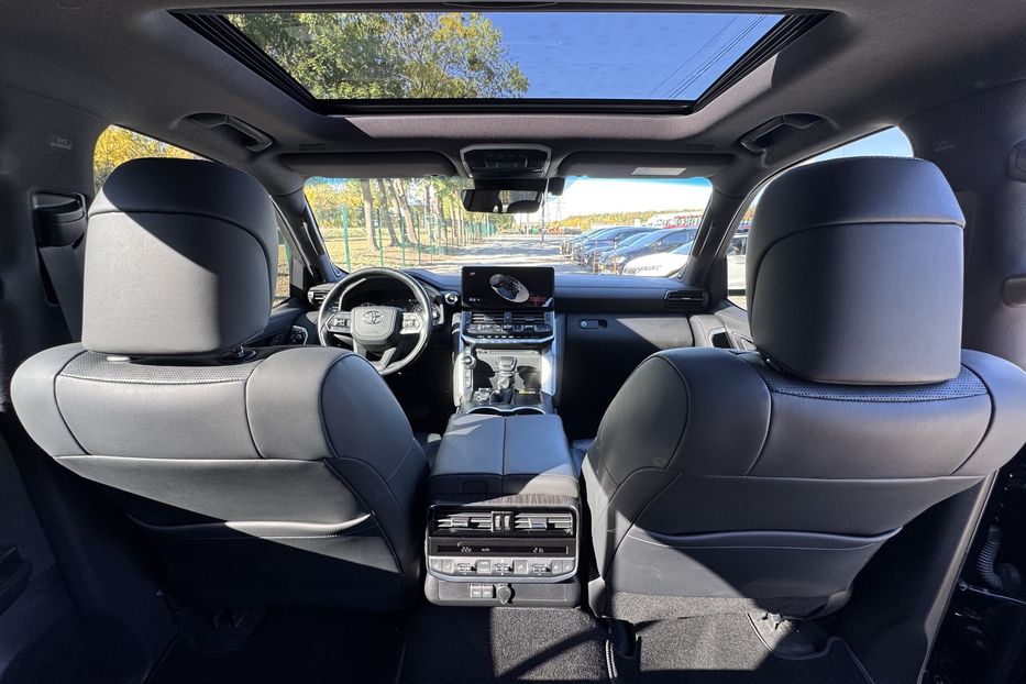 Продам Toyota Land Cruiser 300 Premium  2023 года в г. Умань, Черкасская область