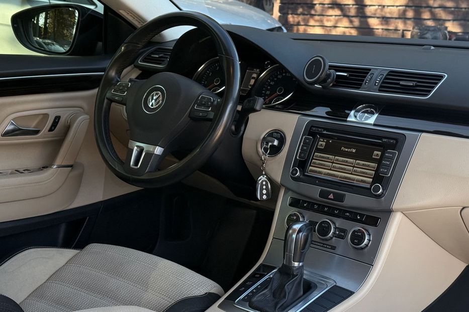 Продам Volkswagen Passat CC 1.8TSI DSG (180 к.с.)  2012 года в Киеве