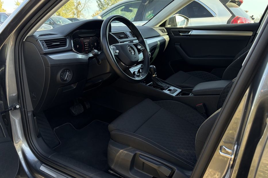 Продам Skoda Superb 2.0 TDI 150к.с КАМЕРА 2023 года в Львове