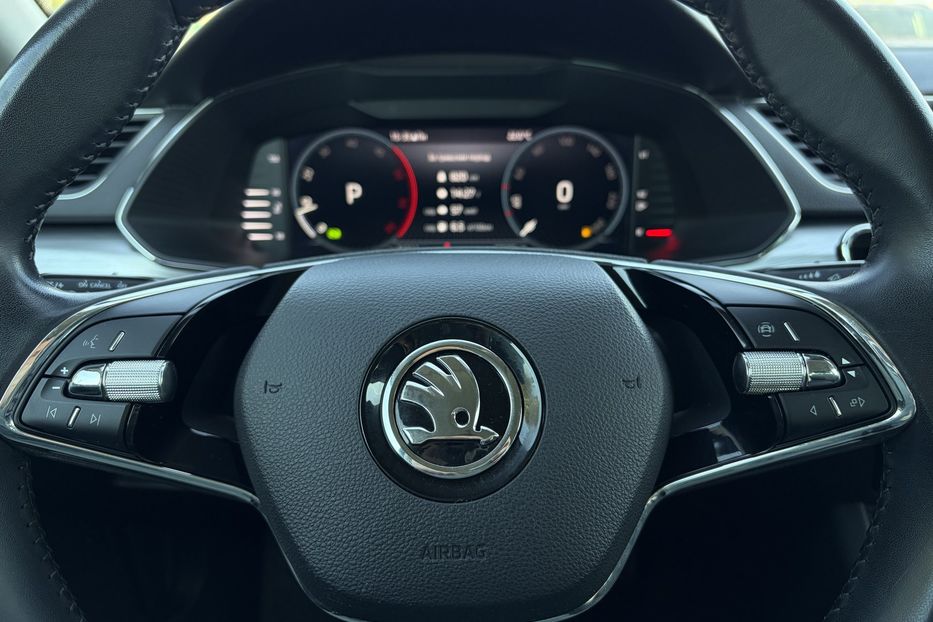 Продам Skoda Superb 2.0 TDI 150к.с КАМЕРА 2023 года в Львове