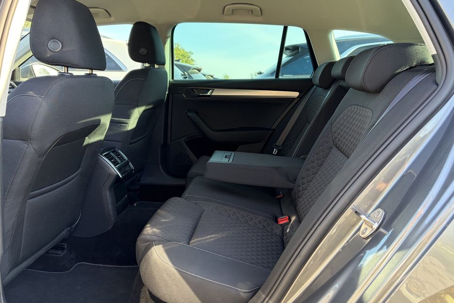 Продам Skoda Superb 2.0 TDI 150к.с КАМЕРА 2023 года в Львове