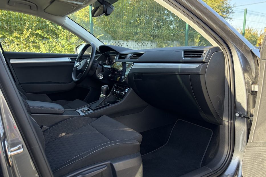 Продам Skoda Superb 2.0 TDI 150к.с КАМЕРА 2023 года в Львове