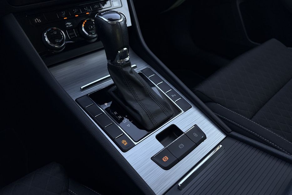 Продам Skoda Superb 2.0 TDI 150к.с КАМЕРА 2023 года в Львове
