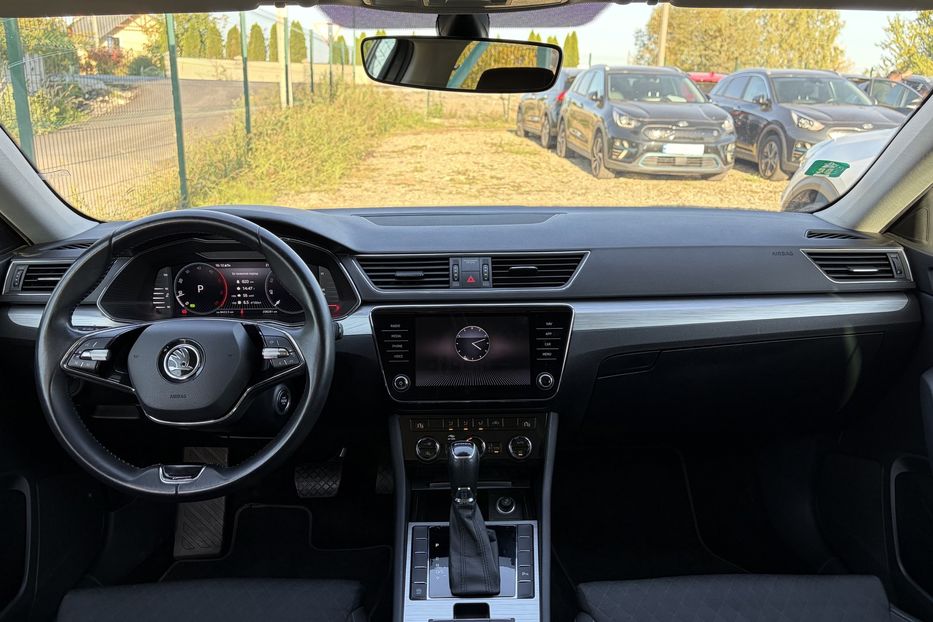 Продам Skoda Superb 2.0 TDI 150к.с КАМЕРА 2023 года в Львове