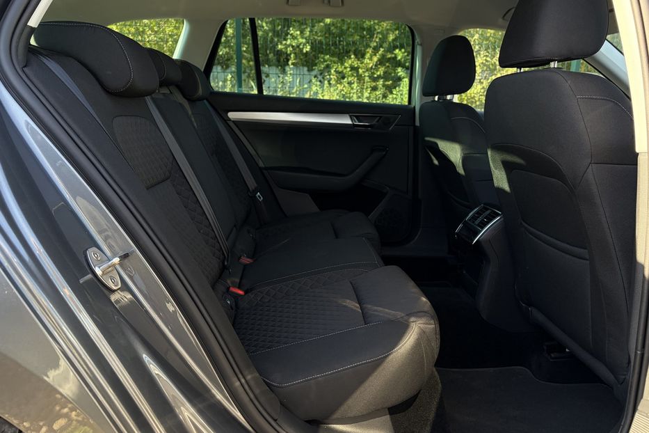 Продам Skoda Superb 2.0 TDI 150к.с КАМЕРА 2023 года в Львове